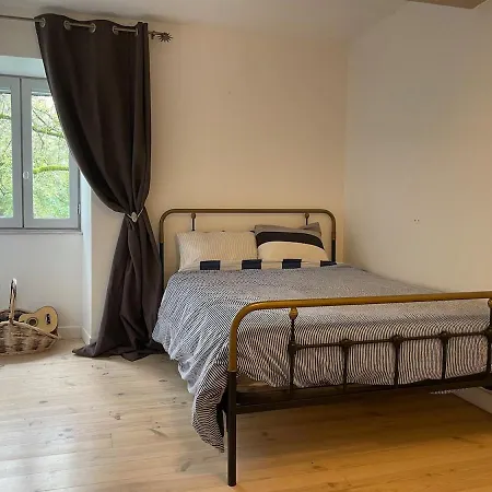 Forest House In Perigord Vert 펜션 *